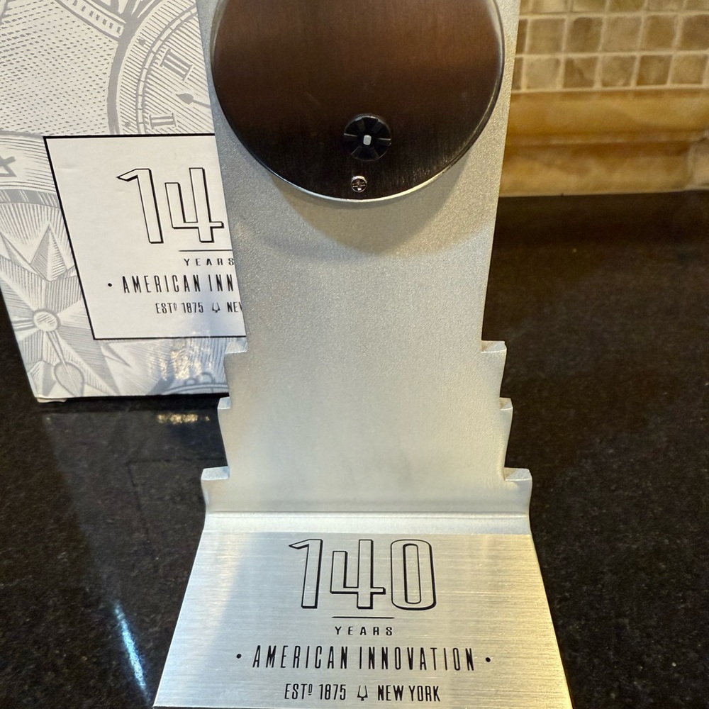 Bulova Collectors Clock - Picture 3 of 4